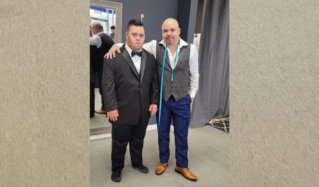 Costarricense monta su negocito en EE. UU y ofrece trabajo a ticos que sepan de costura