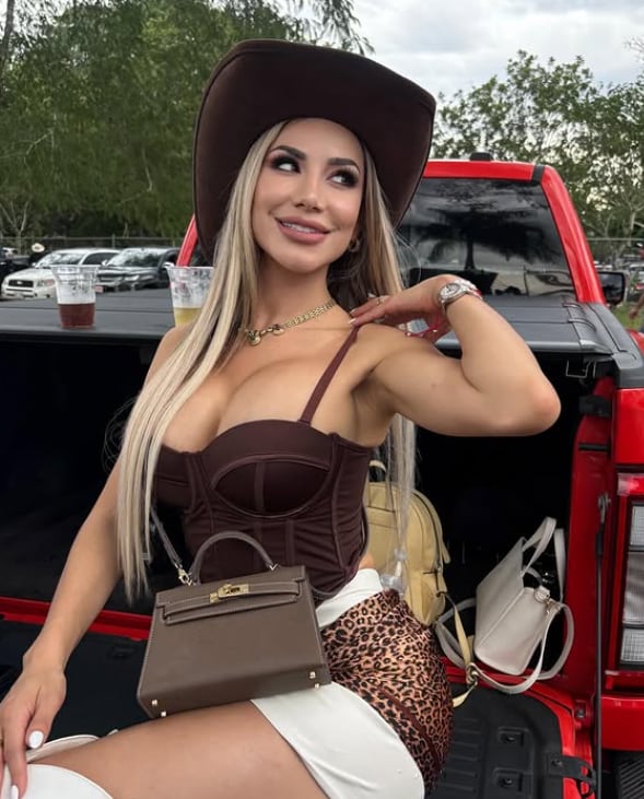 Melissa Mora, cantante y modelo