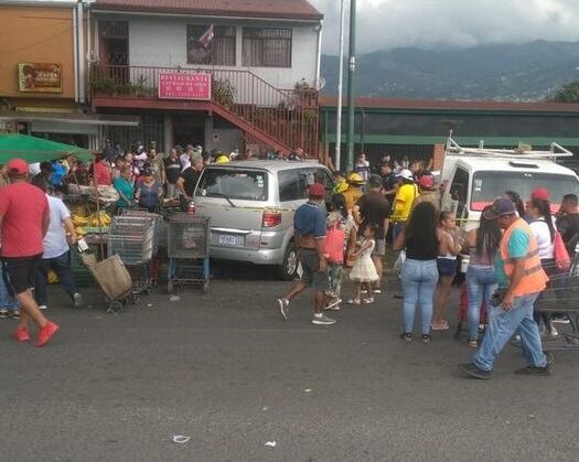 El atropello ocurrió en la feria del agricultor en Hatillo 6. Foto cortesía.
