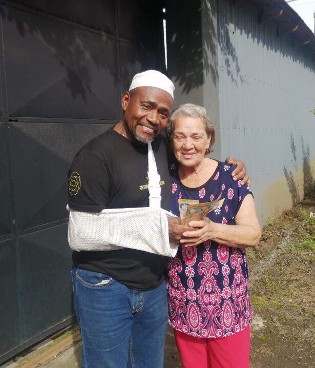 Cantante Rogelio "Tipi" Royes