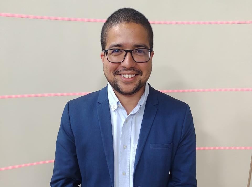 Martín Soto tiene una base de datos sobre deporte, certámenes de belleza y hasta de política