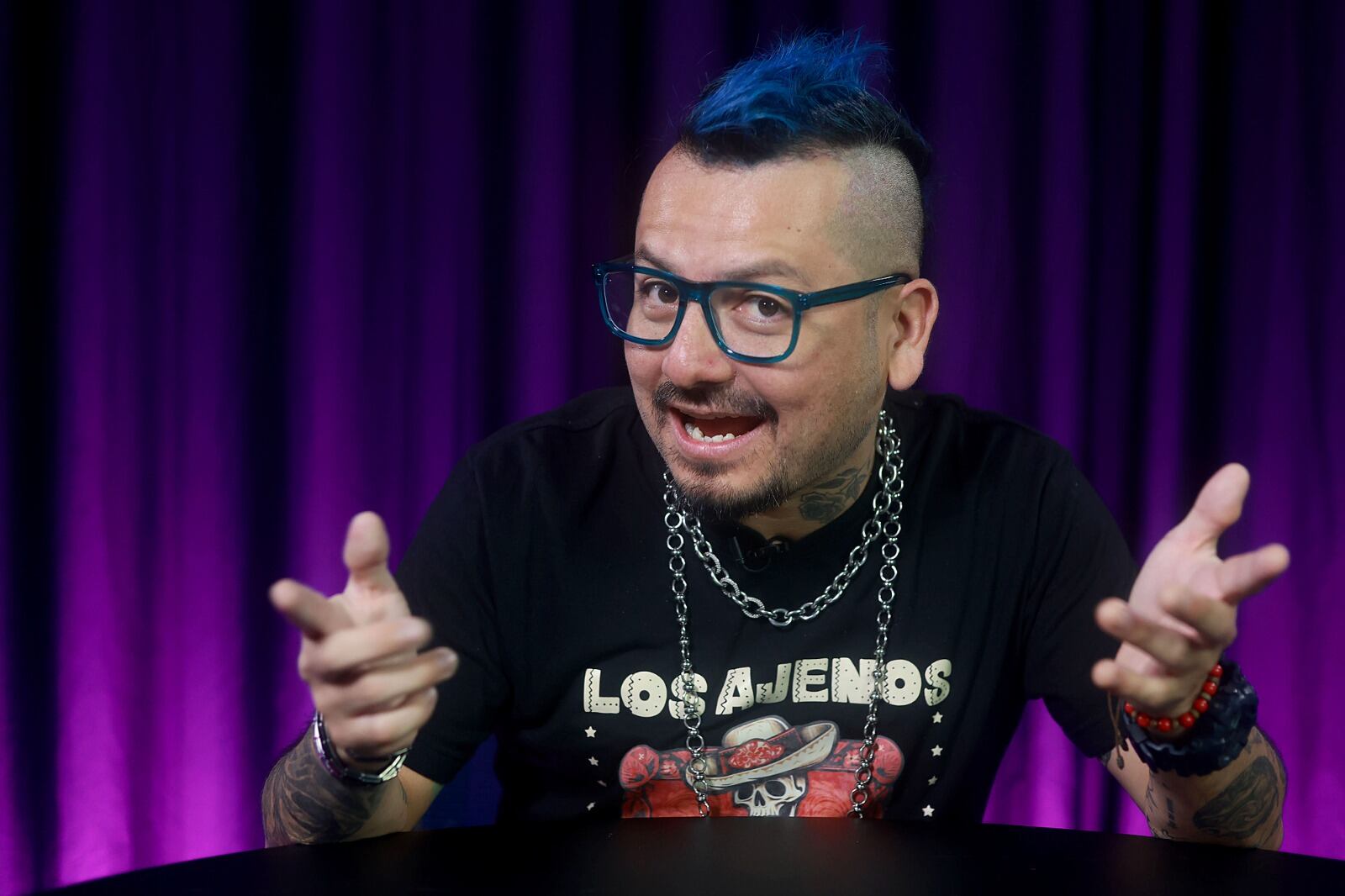 Luis Gabriel Loría, mejor conocido como LuisGa, cantante y líder del grupo Los Ajenos, estuvo en el podcast Aquí entre nos de La Teja