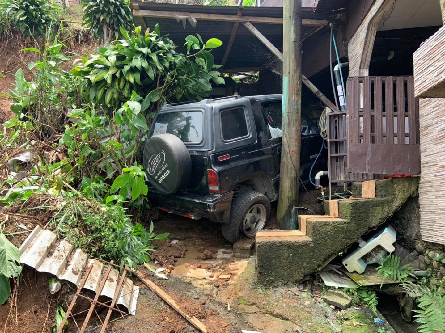 Lluvias del lunes causaron 105 incidentes en 30 cantones. Foto