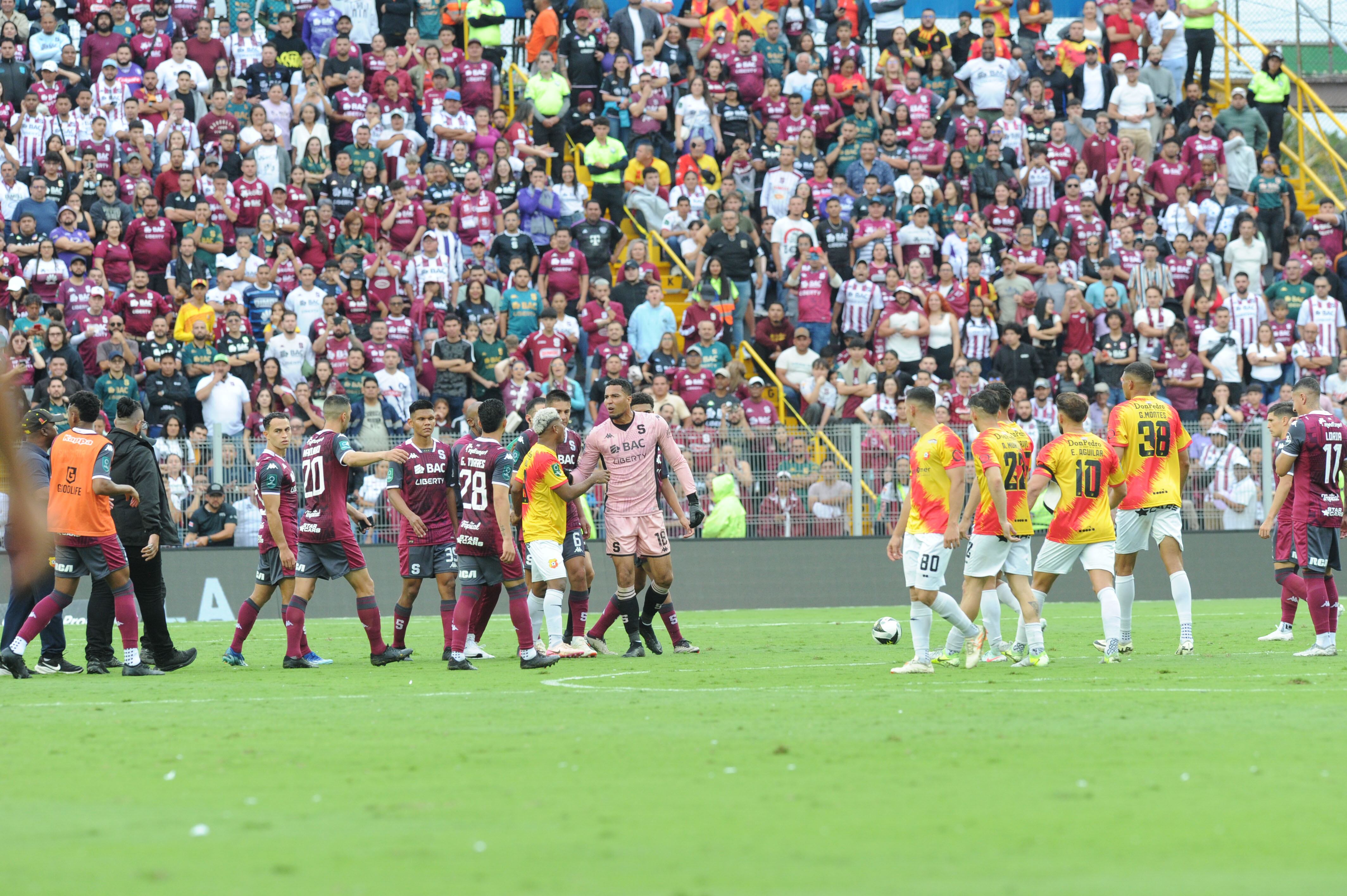 Saprissa vs Herediano SEMIFINALES.