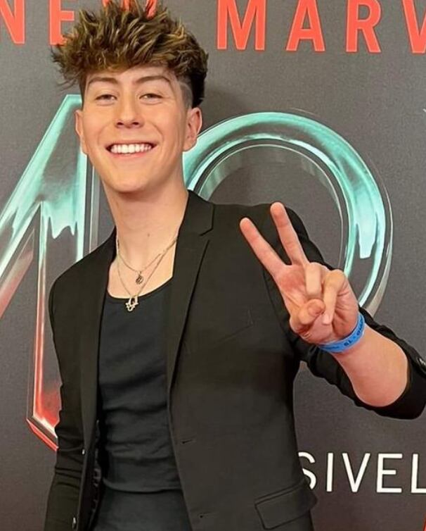 Carlos Mauricio, es el hijo mayor del imitador Elvis Tico