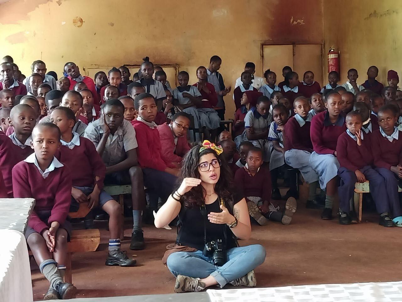 El rostro más popular del país en la traducción de la lengua de señas Lesco, Estefanía Carvajal Poveda, cerró un ciclo de 8 años con Casa Presidencial y desde el pasado 10 de febrero viajó a Kenia, África, para trabajar con una ONG.