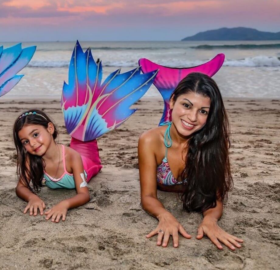 Ana Lucía Vargas con Valentina Tarcotte