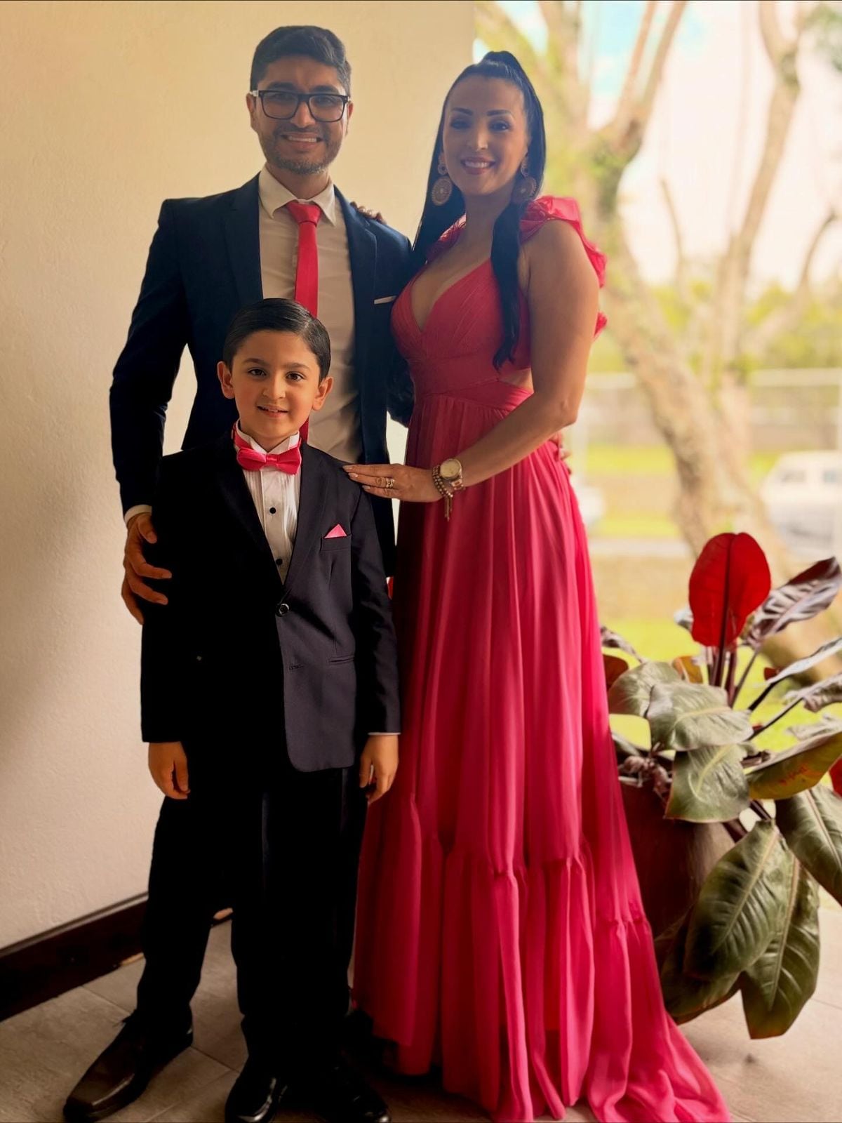 Locutor Douglas Hernández, una de las principales voces de la radio y actualmente de Teletica radio.