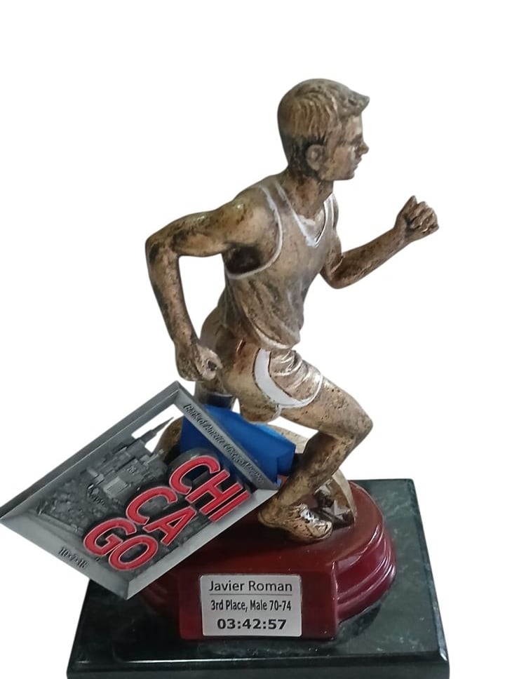 Javier Román, de 79 años es uno de los participantes de la Gran Maratón Costa Rica. Cortesía.