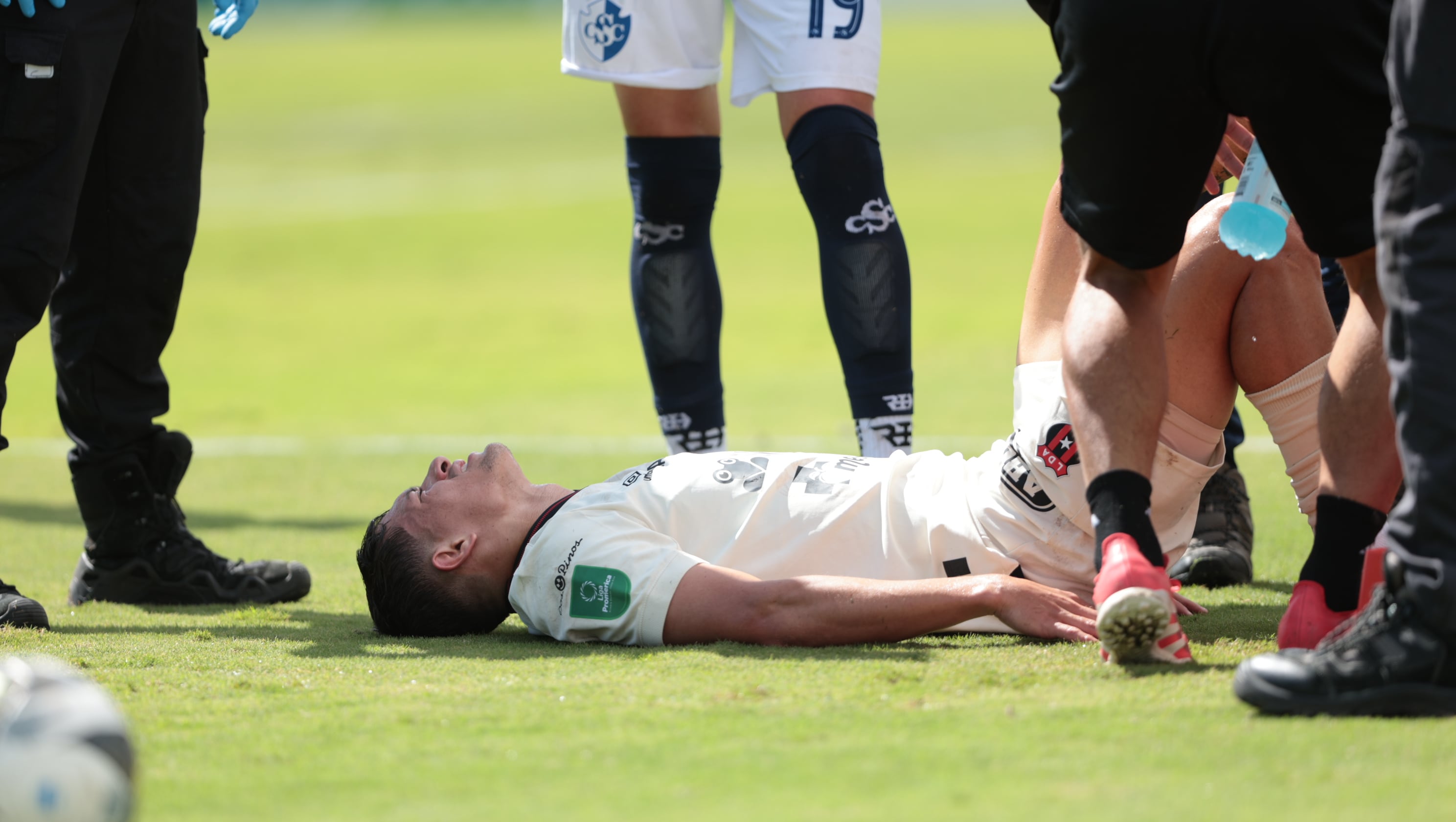 30/11/2025/ Juego entre Club Sport Cartagines vs Liga Deportiva Alajuelense por la fecha 17 del torneo apertura de l Liga Promerica en el estadio Fello Meza / foto John Durán
