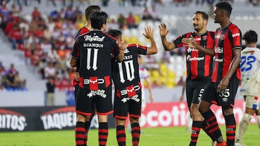 Jugador de Alajuelense reveló que siempre lleva a todo lado su Biblia