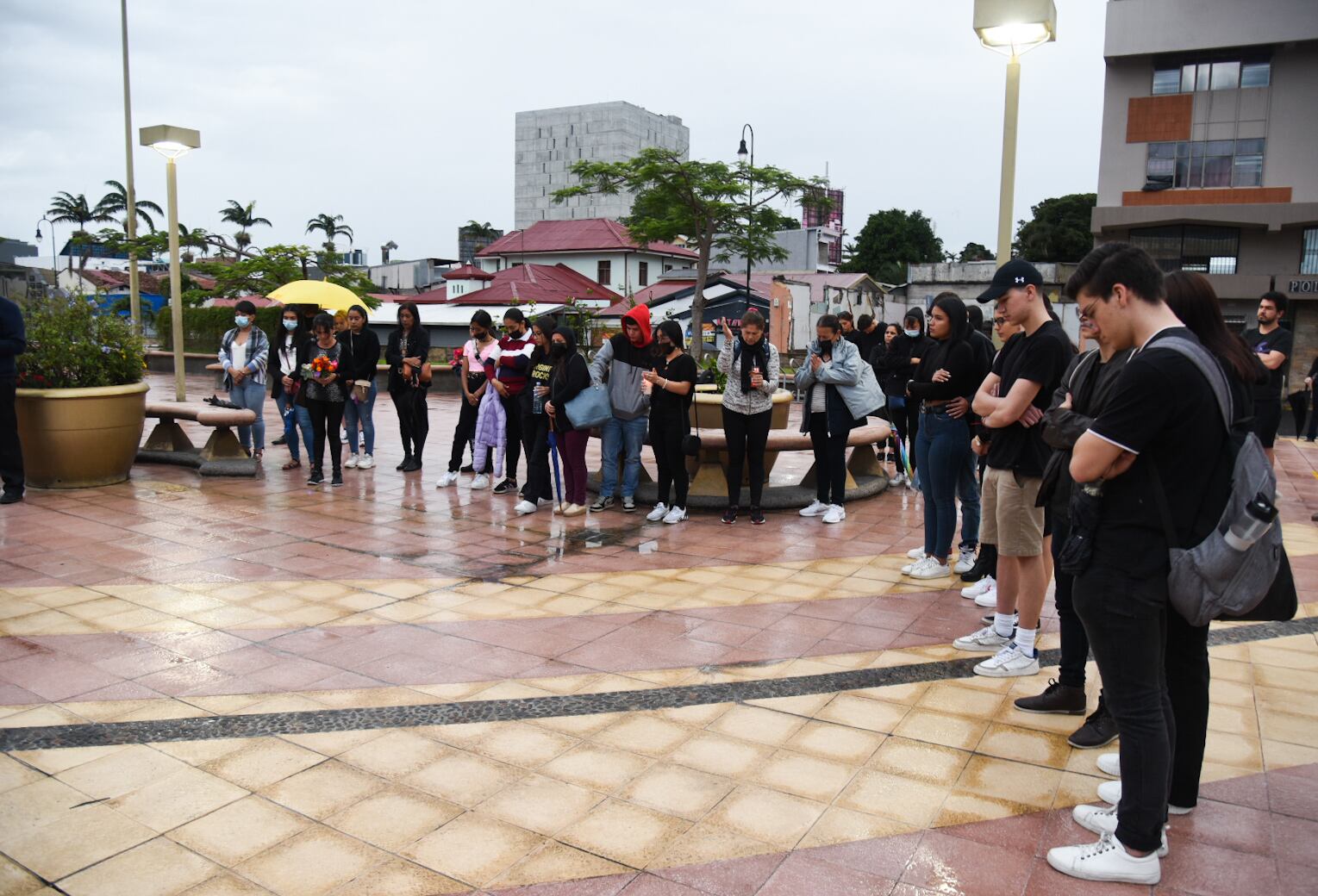 Vigilia para pedir justicia por la muerte de los jóvenes Marco Calzada y Manfred Barberena. Foto Raquel Vargas.