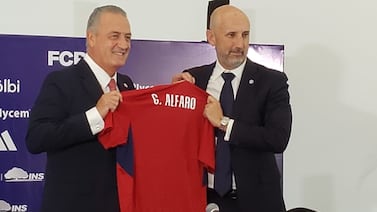 Fedefútbol aprendió la lección y Gustavo Alfaro al menos no se fue gratis, como tantas veces sucede