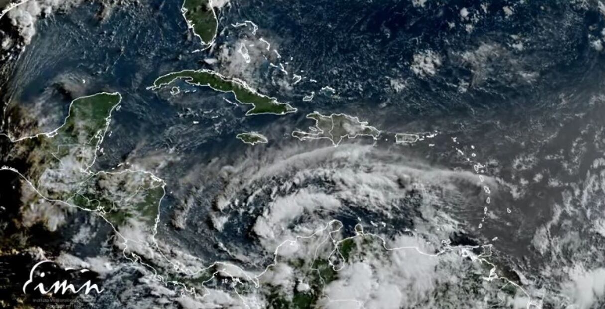 Onda tropical #13. Foto IMN.