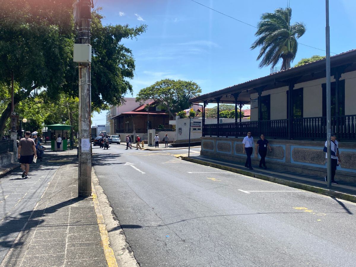 Toda esta calle se convertiría en el bulevar con áreas de recreación.
