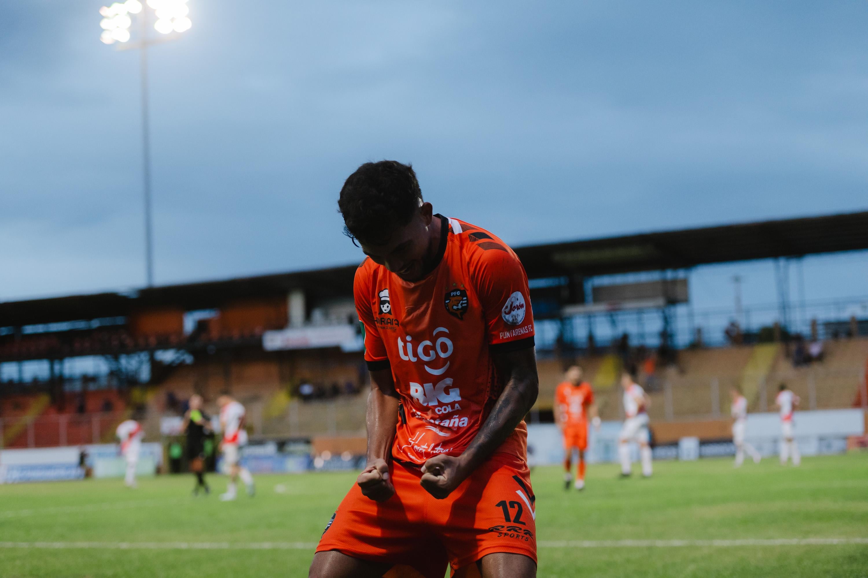 Klisler Villalobos, Puntarenas FC vs Herediano, estadio Lito Pérez, puerta cerrada