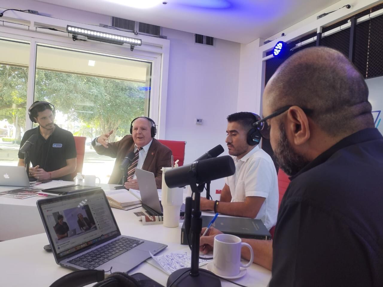 Programas deportivos matutinos en Costa Rica.