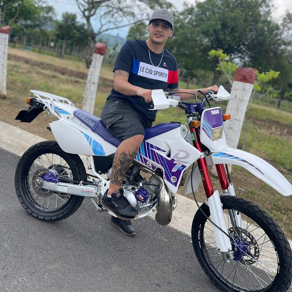 Steven Rojas Arias, de 25 años, murió al recibir balazos en la cabeza y en la espalda en Desamparados de Alajuela. Foto: Tomada de FB Steven Rojas