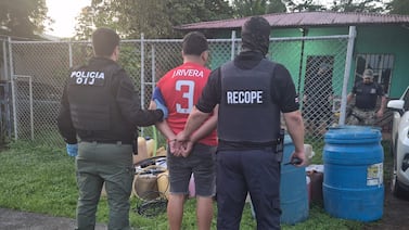 Desmantelan banda que se dedicaba a robar combustible para luego venderlo en supermercado