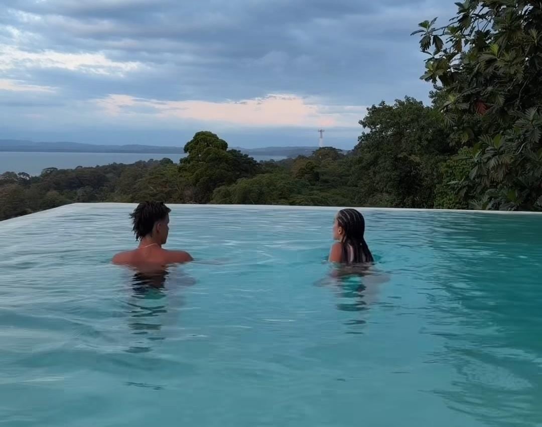 मिशेल मेसनने तिच्या कोस्टा रिकाच्या सहलीचा पहिला दिवस TikTok वर शेअर केला आहे.