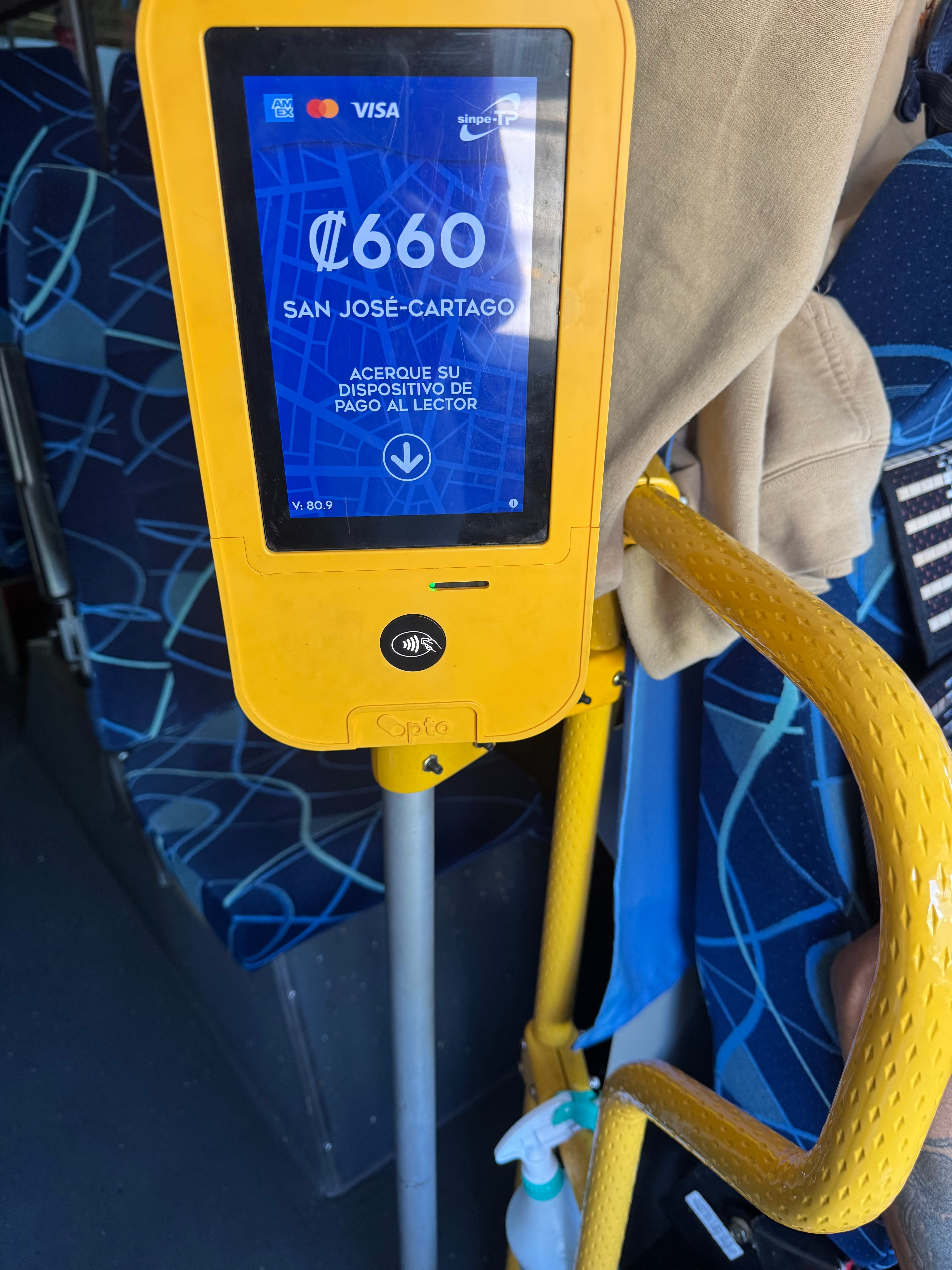 लुमाका येथून बस