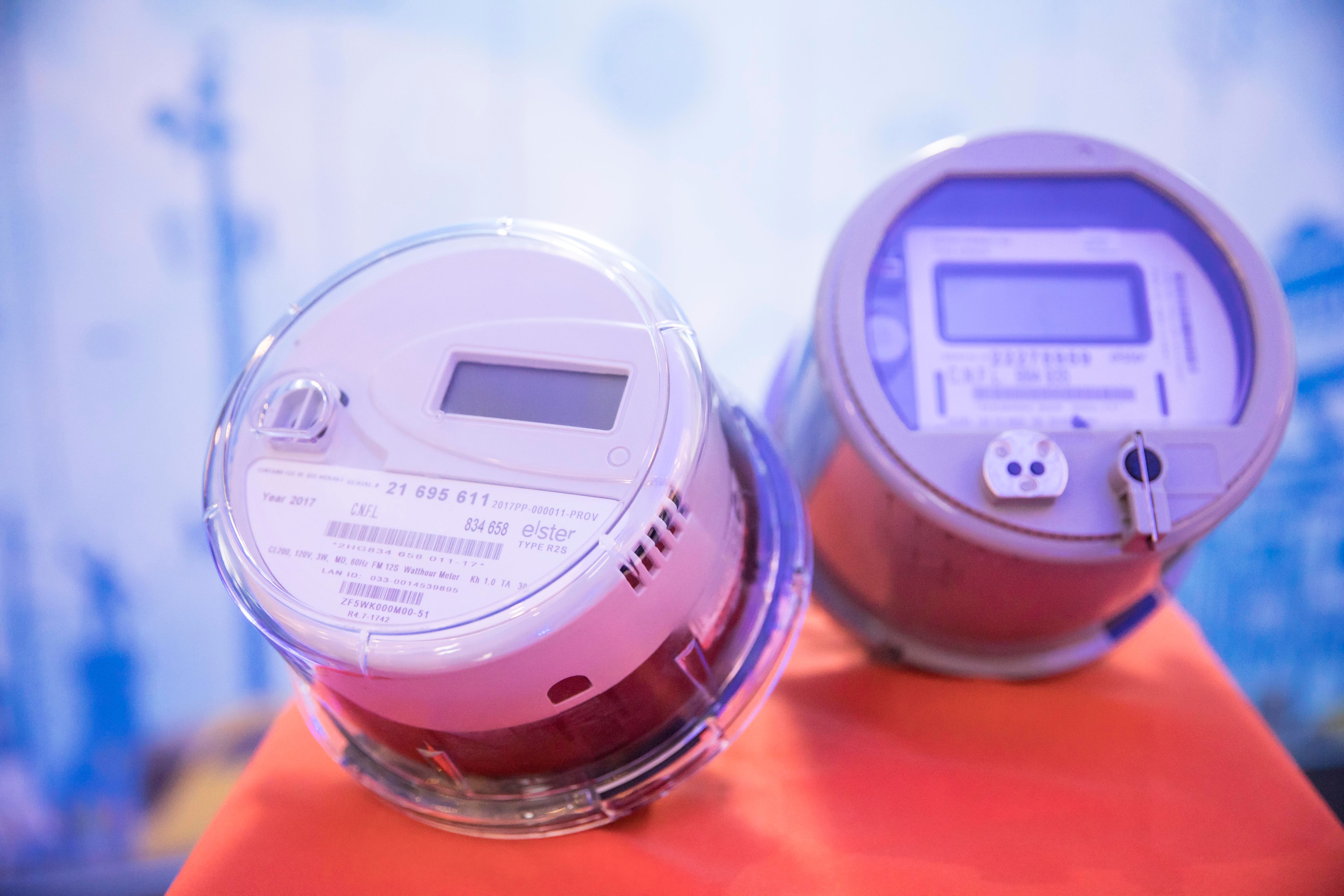 Esto opinan empresas que venden electricidad sobre método prepago de