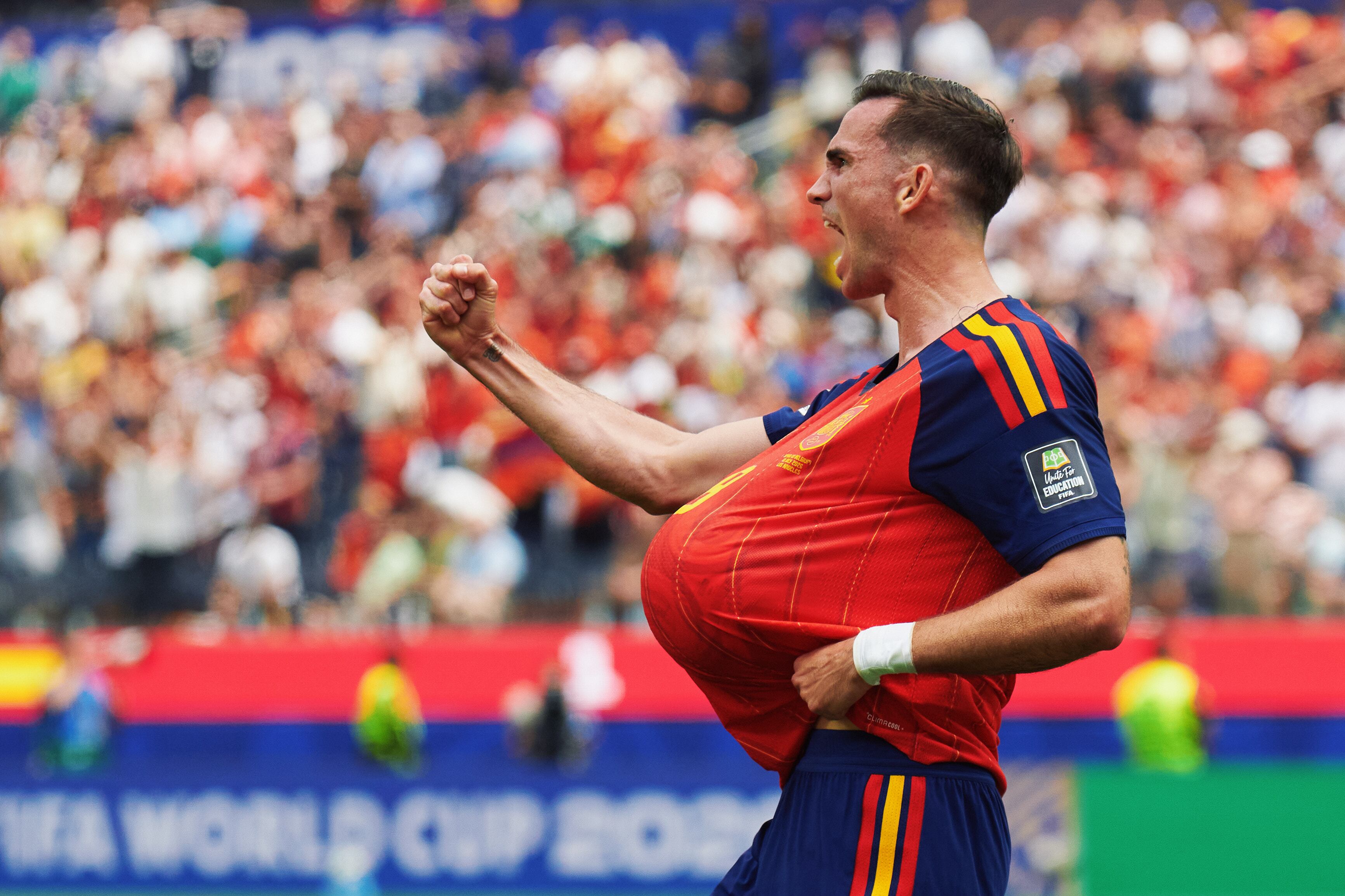 Fabián Ruiz respondió a la titularidad con gol, en el partido entre España y Bélgica. Y de paso le anunció al mundo que será papá.
