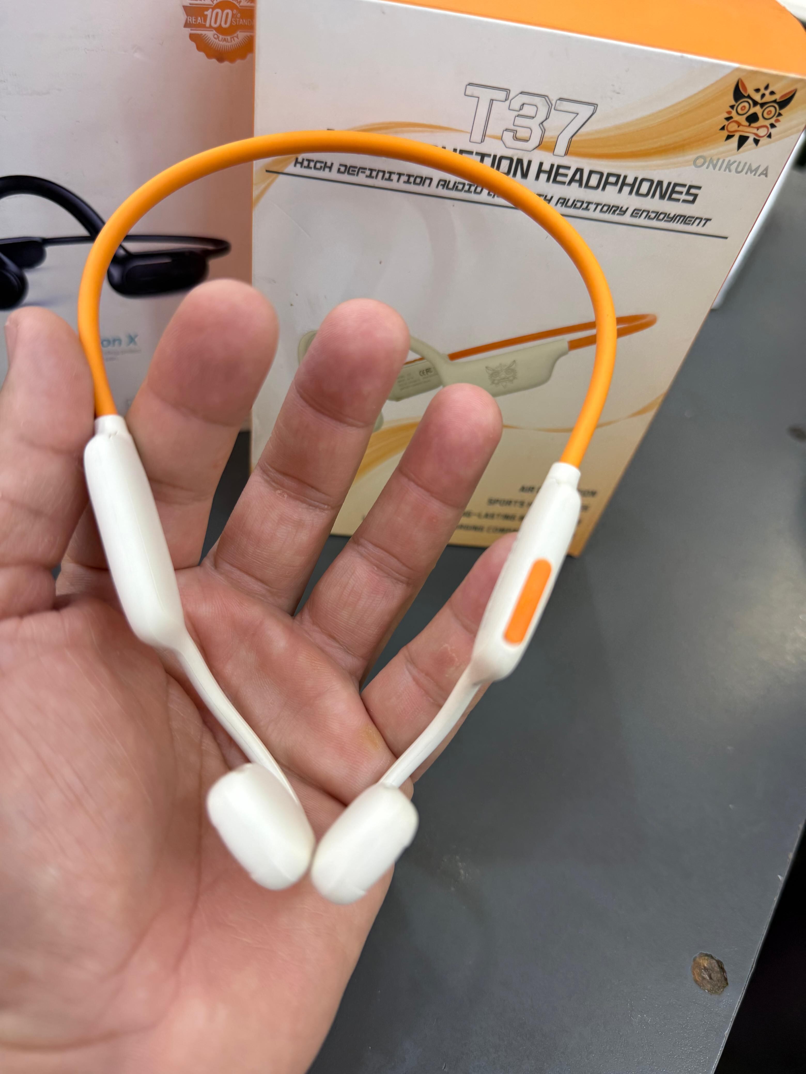 La tecnología ha evolucionado, ahora tenemos lo que el mundo está comenzando a conocer, incluida Costa Rica, como audífonos de conducción ósea, también llamados audífonos de oído abierto