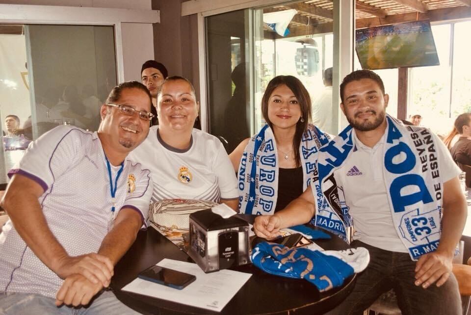 Aficionados del Real Madrid, miembros de la peña en CR. Cortesía.