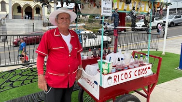 Don José Luis, el copero de oro de San Antonio de Escazú que tiene 49 años endulzando la vida