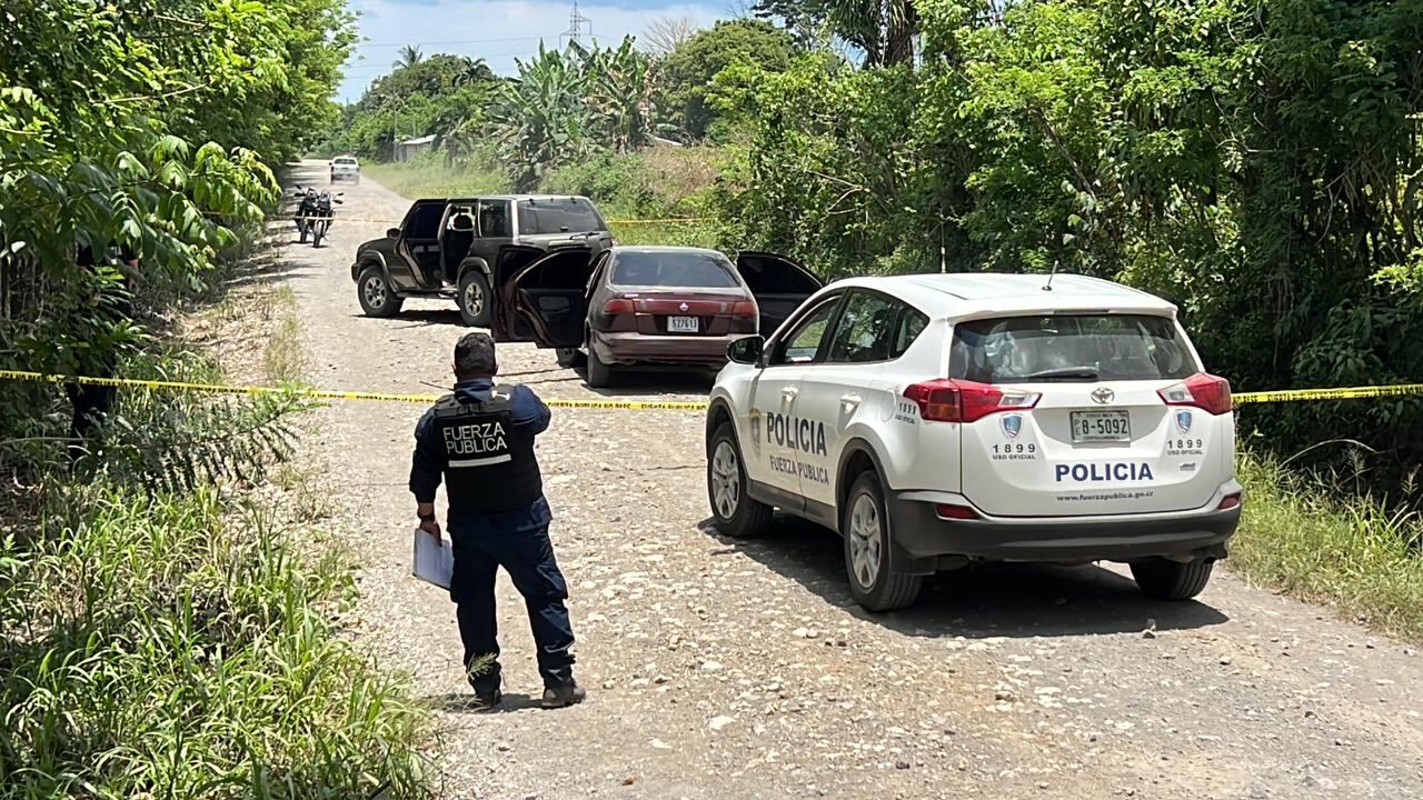 Vehículos abandonados tras homicidio