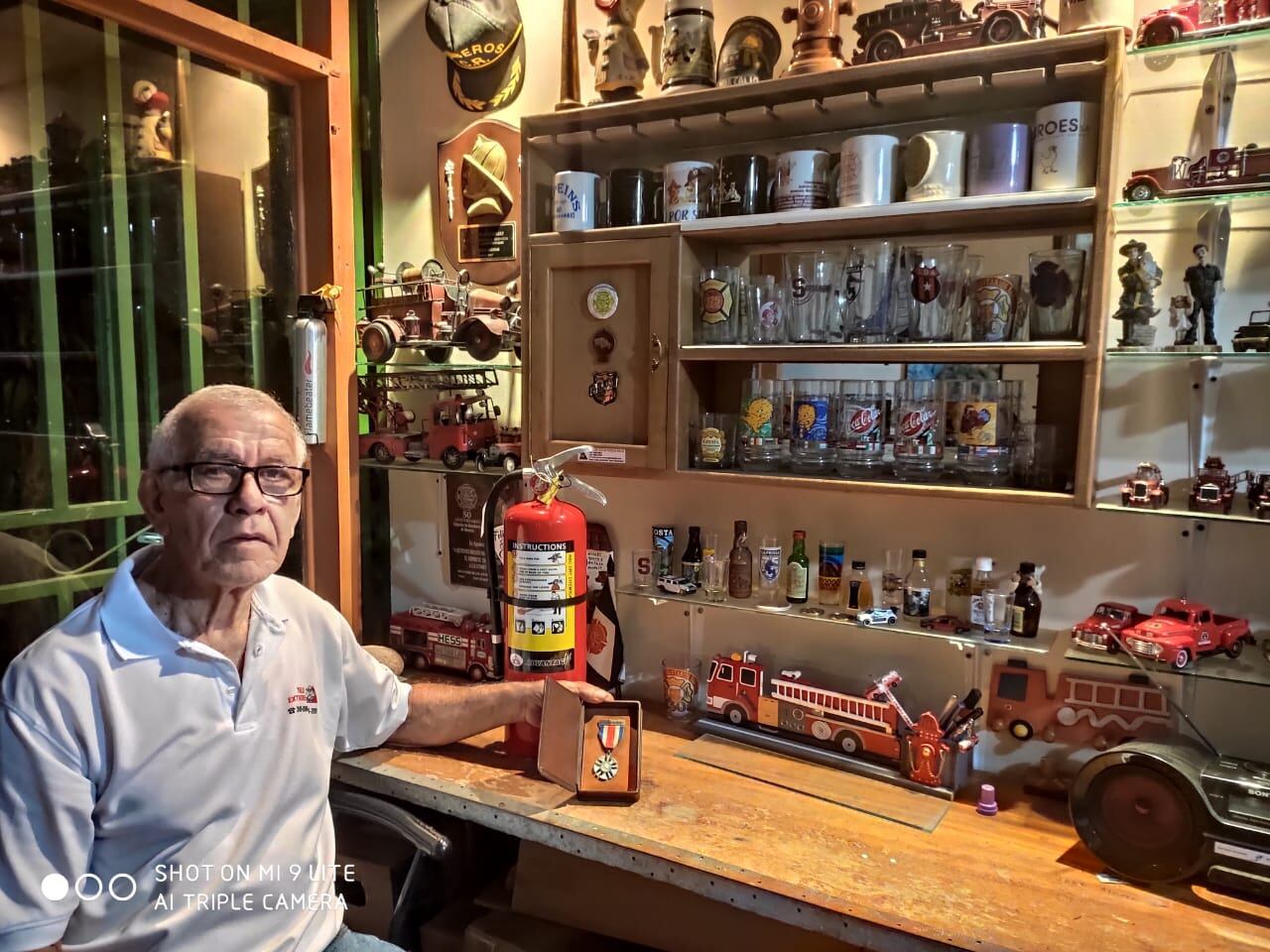 Claudio Arce Rojas, bombero naranjeño que en 1997 salvó a una niña de una casa en llamas