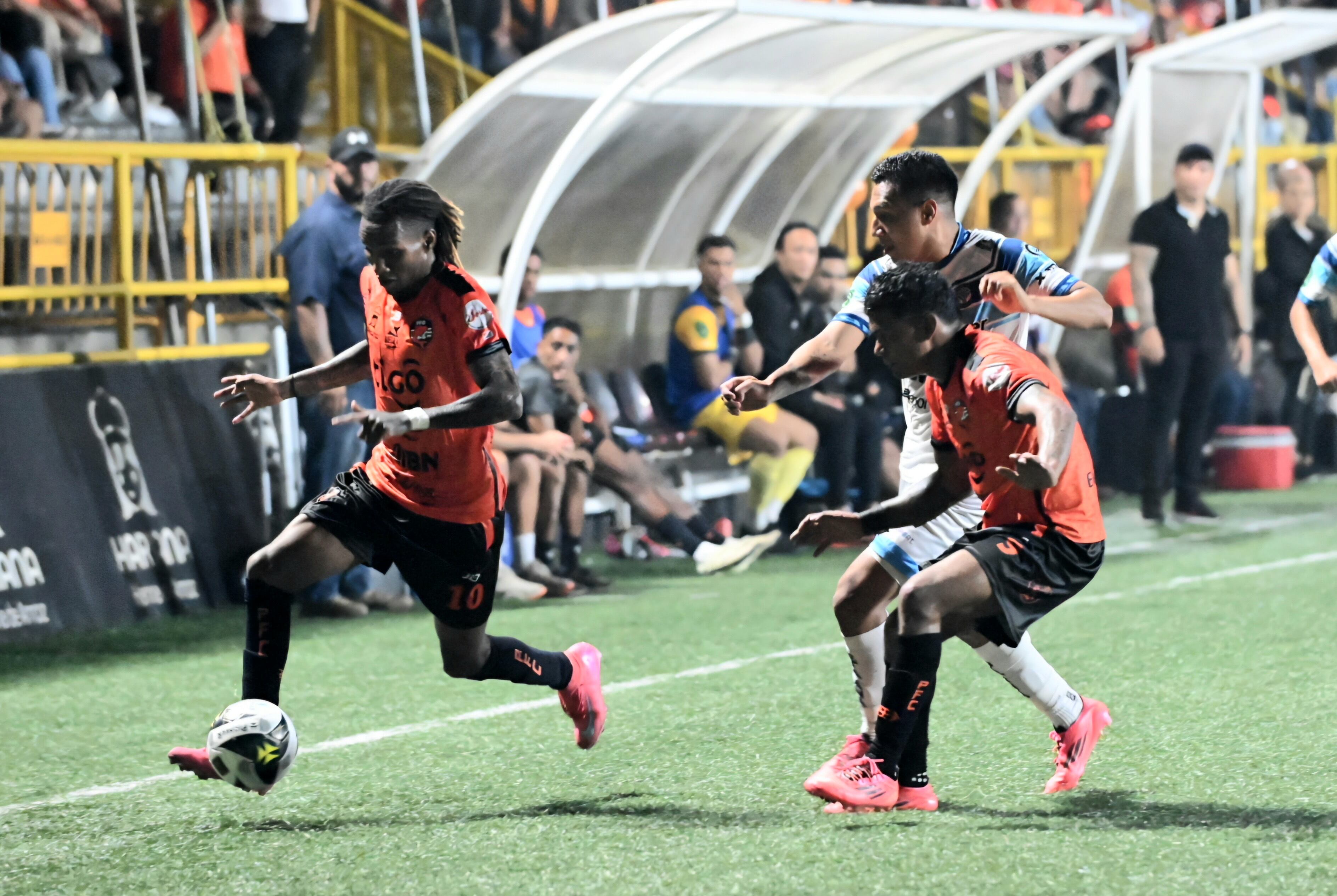 07/05/2025, San José, Rohrmoser, estadio Ernesto Rohrmoser, partido de la jornada 22 del torneo de clausura 2025 entre Puntarenas FC vs Santa Ana.