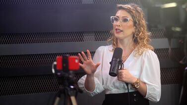 La periodista Melissa Alvarado contó cuál sería la persona a quien le regalaría una flor amarilla