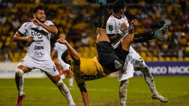 Jurguens Montenegro se luce con chilena que califica para ser el mejor gol del año