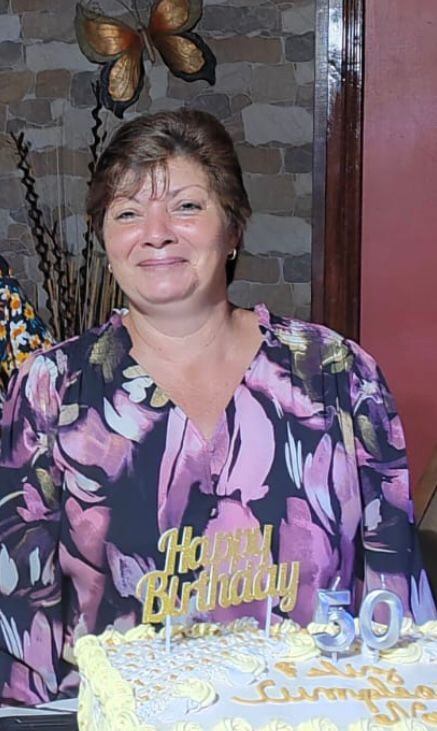 Jenny Bastos Soto, de 51 años, víctima de femicidio; su esposo Elvis Bolaños Herrera, de 55 años se mató luego de dispararle en Sabanilla de Alajuela. Foto: Marlen Soto para La Teja