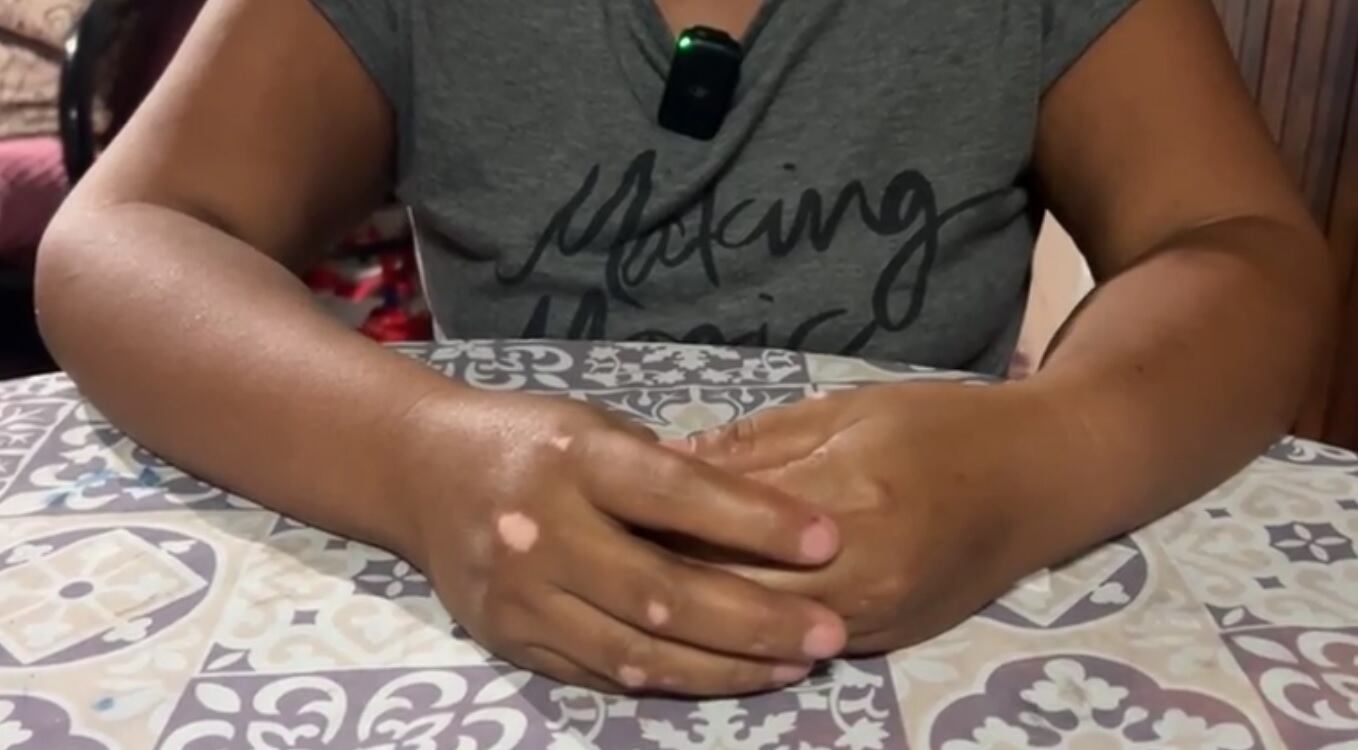 La señora dijo estar muy angustiada por no saber nada de su hija. Foto Allan Jara.