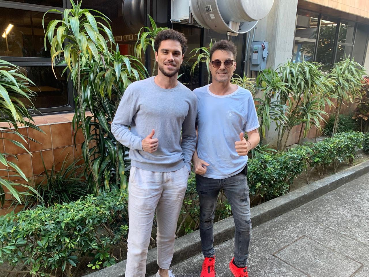 Albert Lesan y Carlos San Juan son periodistas españoles de amplia trayectoria.