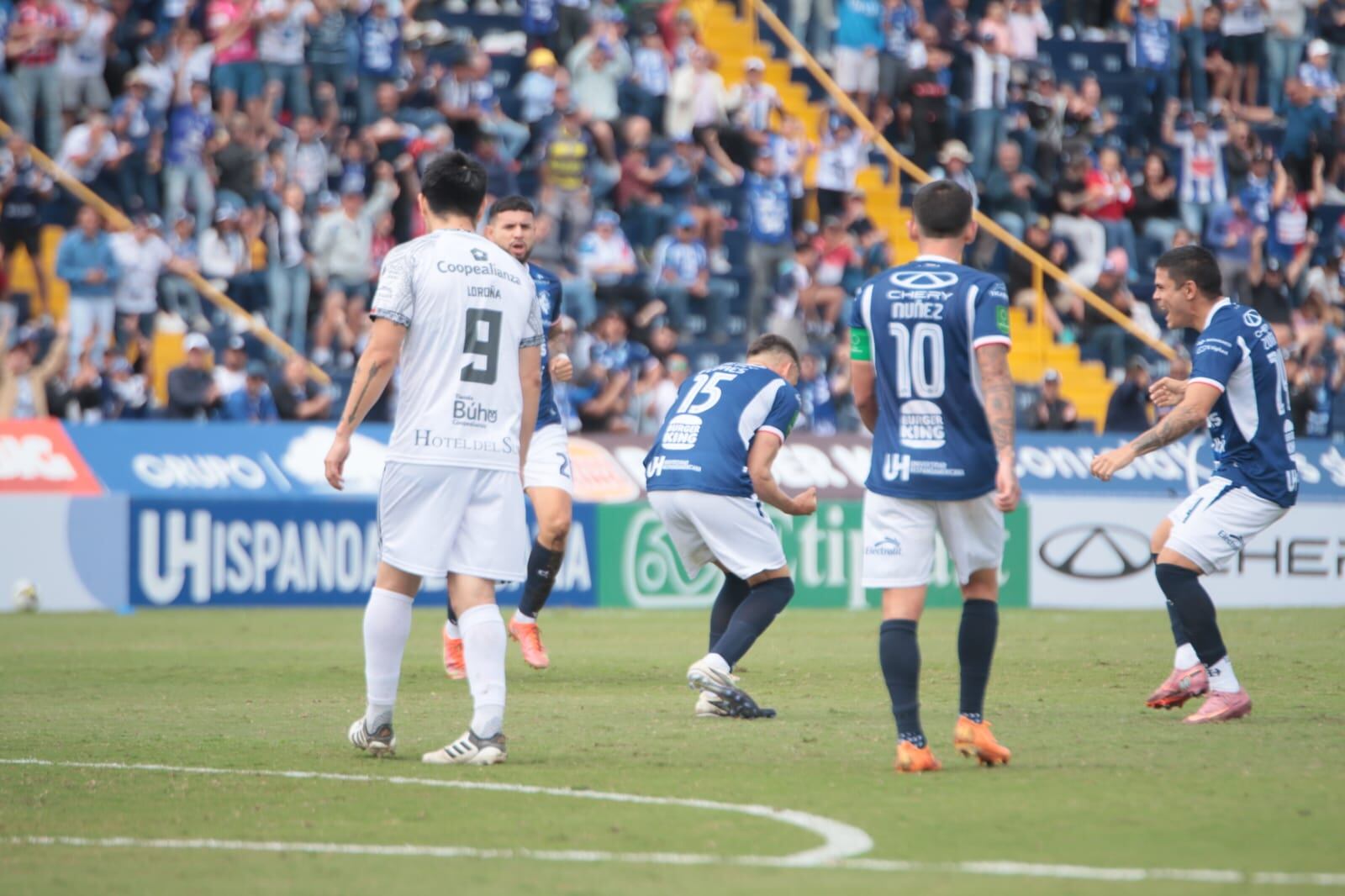 खेळातील एकमेव गोल लुईस फ्लोरेसने केला.