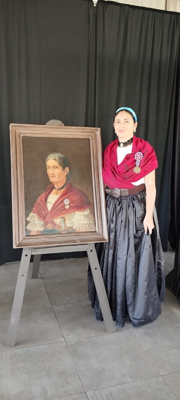 Ligia Mora Mora es profesora de Orientación en el Colegio Francisca Carrasco, ubicado en Guadalupe de Cartago, es por eso que ella se ha encargado en los últimos 5 años de vestirse como la heroína tica y así mantenerla fresca en la memoria del país