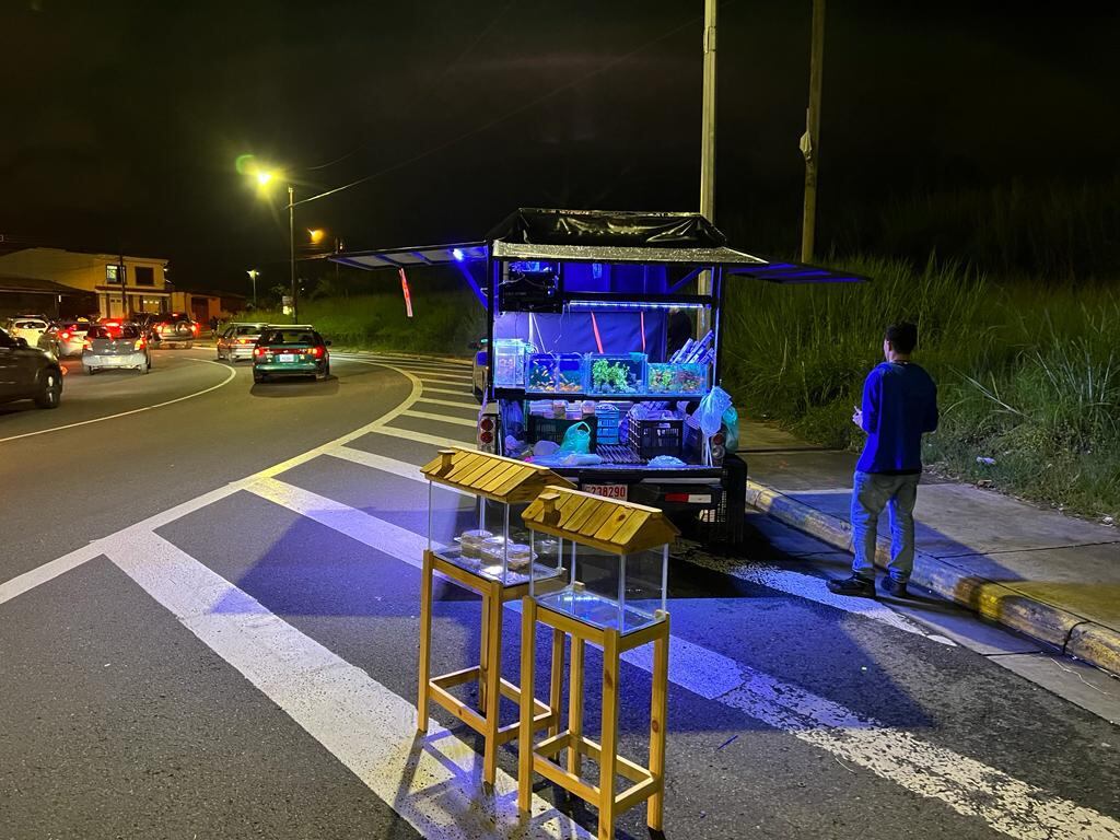 Acuario móvil un ingenioso negocito que también aporta seguridad óvil