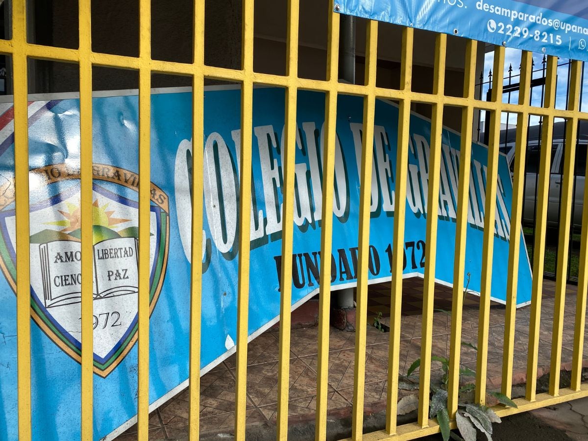 El Colegio de Gravilias, en Desamparados, hizo una petición poco usual a los papás de sus estudiantes.