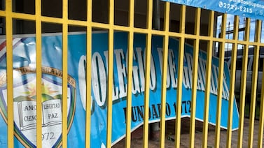 Colegio de Costa Rica le pide a estudiantes llevar su propio papel higiénico y esto hicieron los papás