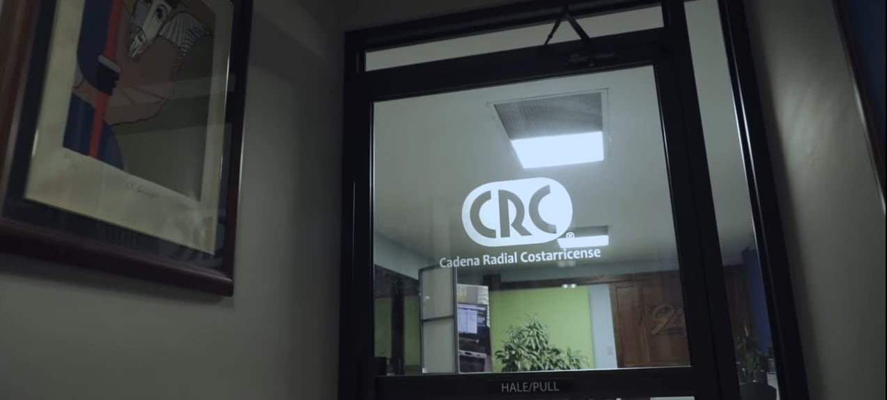 El temido Hombre del Sombrero, una de las figuras paranormales más inquietantes que se han reportado en Costa Rica, también ronda el edificio de la Cadena Radial Costarricense, ubicado en La Uruca.