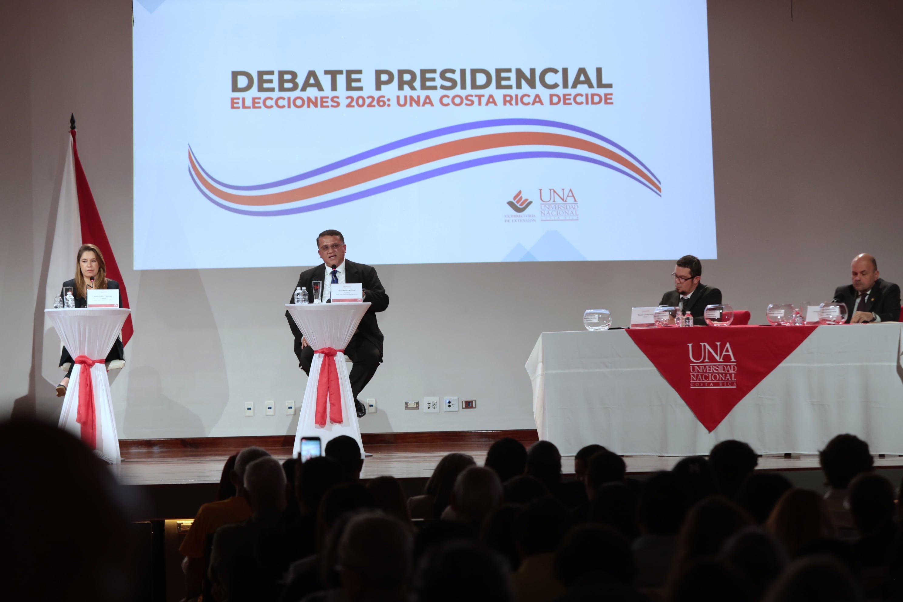 Candidatos a la presidencia de la república durante Debate Presidencial en la UNA