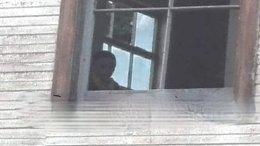 Investigación ParanormalCR, se llenó de fotos de gente que asegura haber capturado un fantasma con su cámara en el Sanatorio Durán, justo después de que el pasado 18 de febrero publicamos que el heredero de la muñeca maldita Annabelle, Chris Mckinell, autoridad mundial en temas paranormales y nieto de los Warren, visitó ese lugar