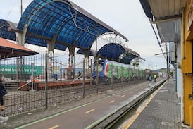 Ni en tren ni en bus: Vivimos las congojas que cada mañana atraviesan los brumosos para viajar a San José