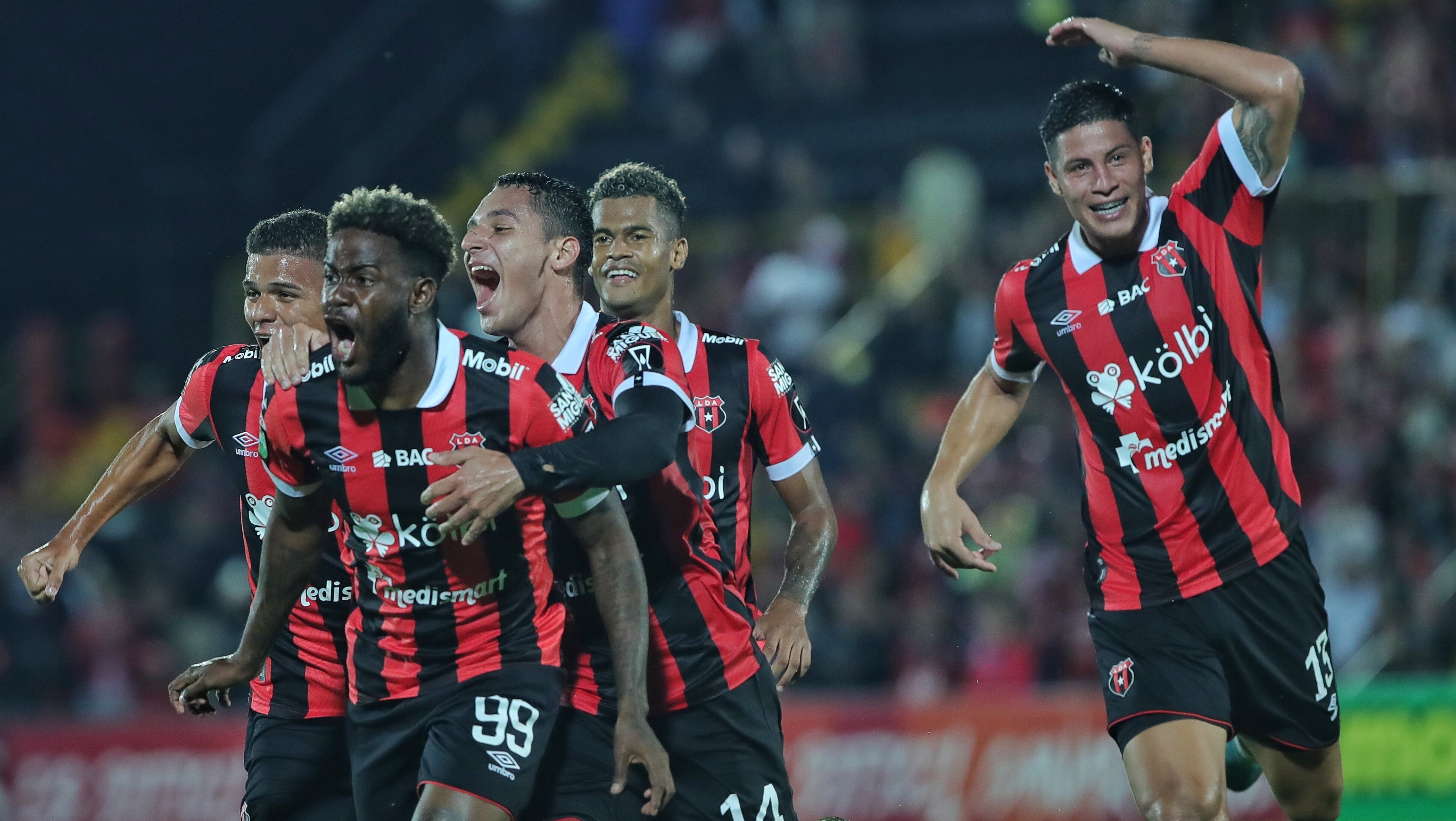 05/10/2023/ Juego entre Liga Deportiva Alajuelense vs Cartaginés por copa centroamericana de CONCACAF / / foto John Durán