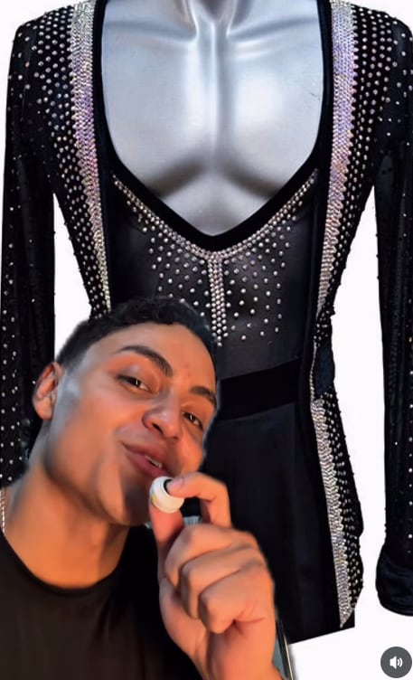 Antuan Fallas bromeó con el traje que se utiliza en la pista de 'Mira quién baila'.