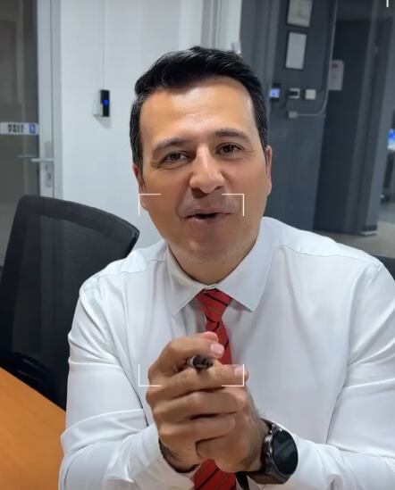 Douglas Sánchez regresó con su programa Íntimo, ahora por canal ¡Opa! y su primer invitado fue Hernán Medford.